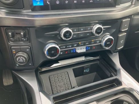 Used 2023 Ford F250 Lariat w/ Lariat Ultimate Package AWD/4WD image 25