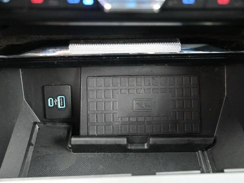 Used 2022 Ford F150 Platinum w/ Equipment Group 701A High AWD/4WD image 35
