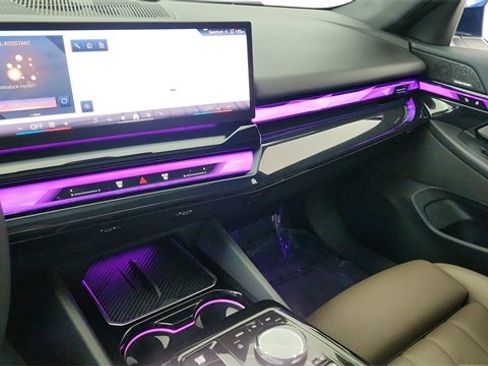 Used 2025 BMW 540i xDrive image 44