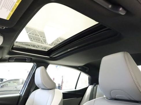 Used 2025 Toyota Camry SE image 29