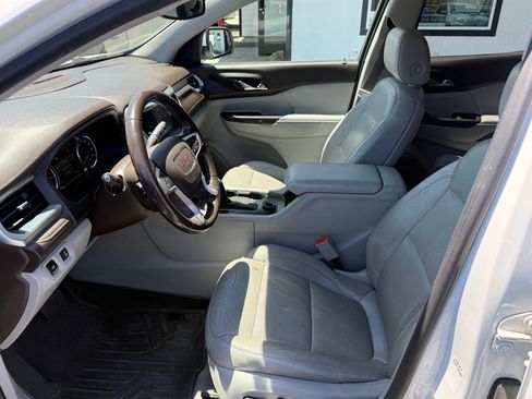 Used 2018 GMC Acadia SLT FWD image 9