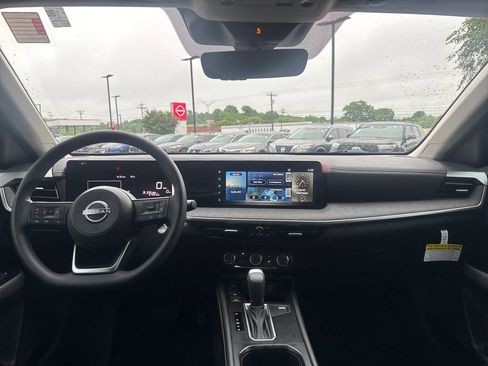 Used 2025 Nissan Kicks SV w/ Illumination Package AWD/4WD image 23