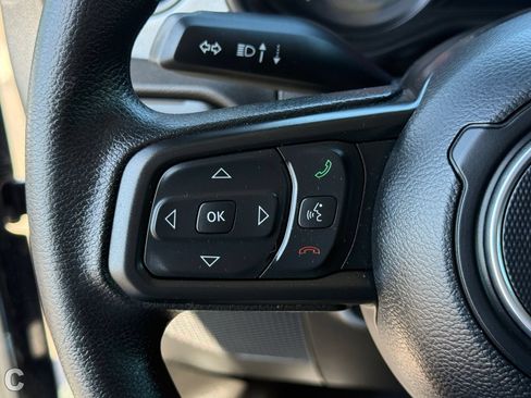 Used 2025 Jeep Gladiator Sport AWD/4WD image 16