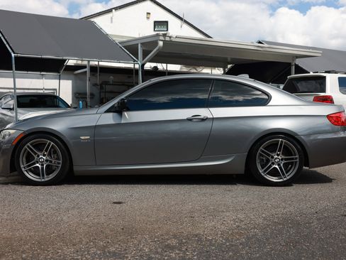 Used 2011 BMW 335is Coupe RWD image 4