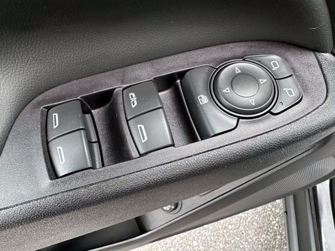 Used 2021 Chevrolet Equinox Premier AWD/4WD image 10