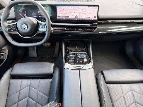 Certified 2025 BMW 530i RWD image 16