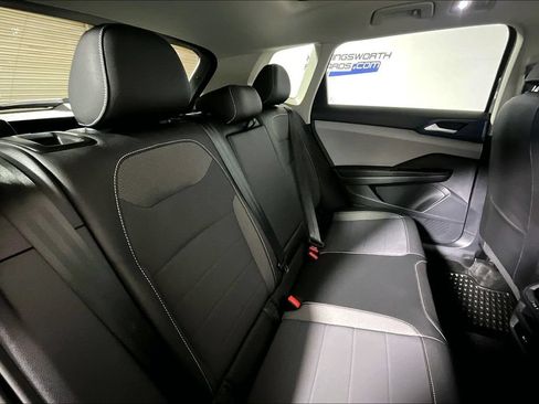 Used 2024 Volkswagen Taos SE w/ Panoramic Sunroof Package AWD/4WD image 22