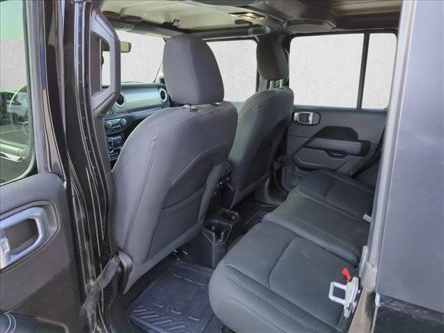 Used 2022 Jeep Wrangler Unlimited Sahara w/ Cold Weather Group AWD/4WD image 16