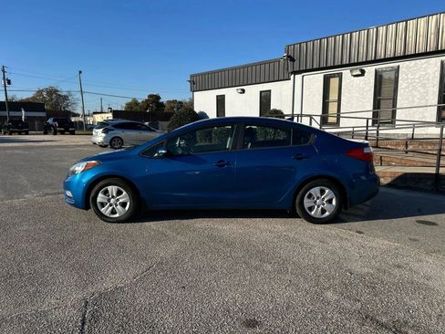 Used 2015 Kia Forte LX w/ Popular Package image 9