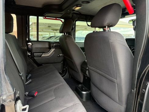 Used 2017 Jeep Wrangler Unlimited Sport w/ Connectivity Group image 19