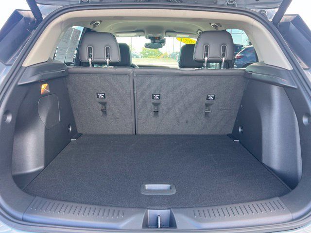 Used 2024 Buick Encore GX Avenir w/ Avenir Convenience Package FWD image 17