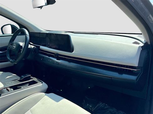 Used 2023 Nissan Ariya FWD image 30