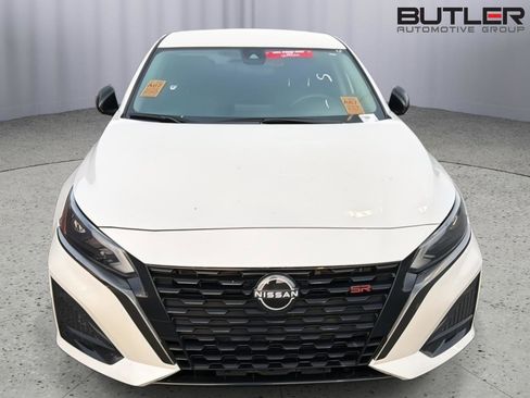 Used 2023 Nissan Altima 2.5 SR FWD image 3