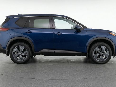 Used 2025 Nissan Rogue SV image 11