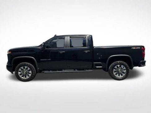 Used 2025 Chevrolet Silverado 2500 Custom w/ Custom Value Package AWD/4WD image 12