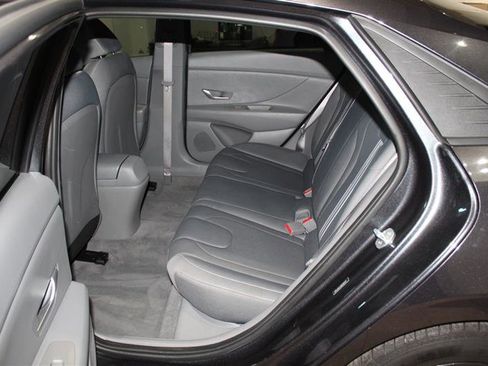 Used 2021 Hyundai Elantra SEL FWD image 26