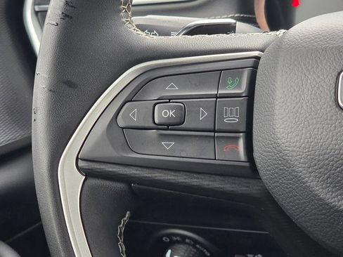 Used 2023 Jeep Grand Cherokee Altitude image 20