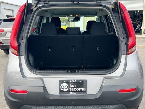 Certified 2022 Kia Soul LX w/ Technology Package image 12