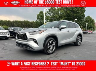 Used 2024 Toyota Highlander XLE AWD/4WD video 1
