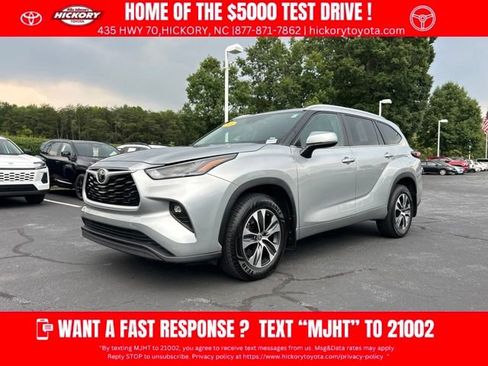 Used 2024 Toyota Highlander XLE AWD/4WD image 1