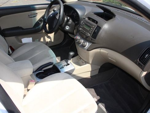 Used 2009 Hyundai Elantra GLS w/ Popular Equipment Pkg 2 FWD image 13