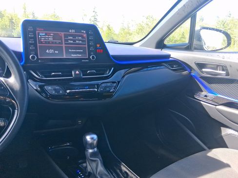 Used 2020 Toyota C-HR XLE FWD image 19