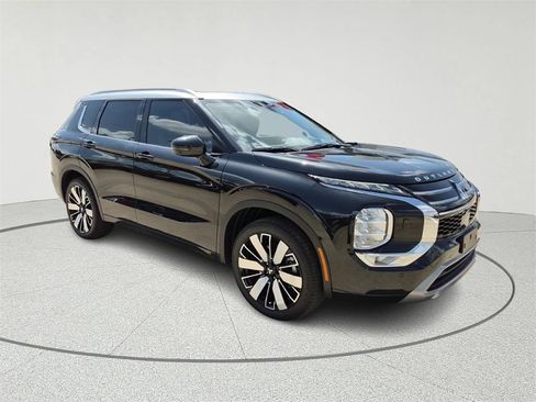 New 2025 Mitsubishi Outlander SEL image 3