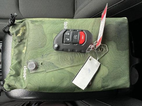 Certified 2021 Jeep Gladiator Sport image 10