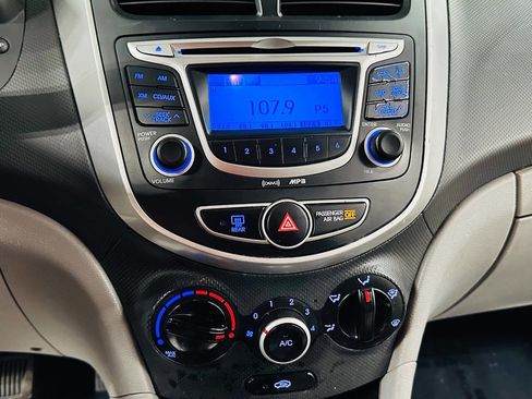 Used 2013 Hyundai Accent GS FWD image 6