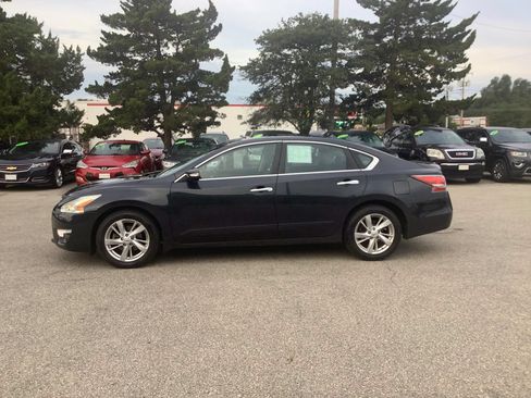 Used 2015 Nissan Altima 2.5 SV w/ Convenience Package FWD image 5