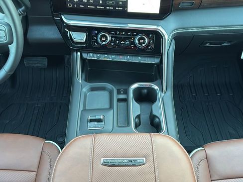 Used 2026 GMC Sierra 2500 Denali Ultimate image 24