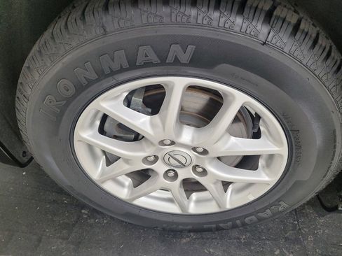 Used 2024 Chrysler Voyager LX FWD image 31