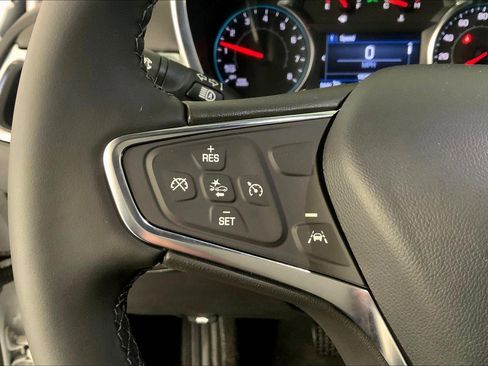 Used 2024 Chevrolet Equinox LT image 18