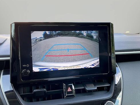 Used 2024 Toyota Corolla LE FWD image 14