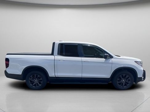 Used 2023 Honda Ridgeline Sport image 6