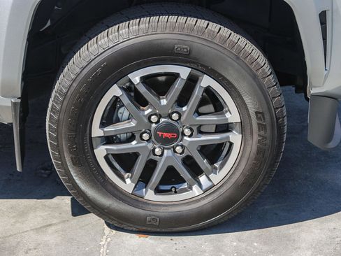 Used 2024 Toyota Tacoma TRD Sport w/ TRD Sport Upgrade Package image 11