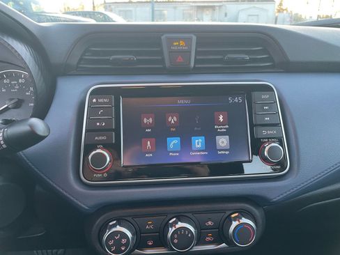 Used 2025 Nissan Versa SV FWD image 20