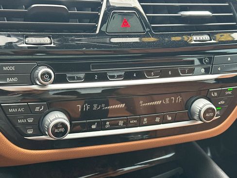 Used 2018 BMW 530e image 22