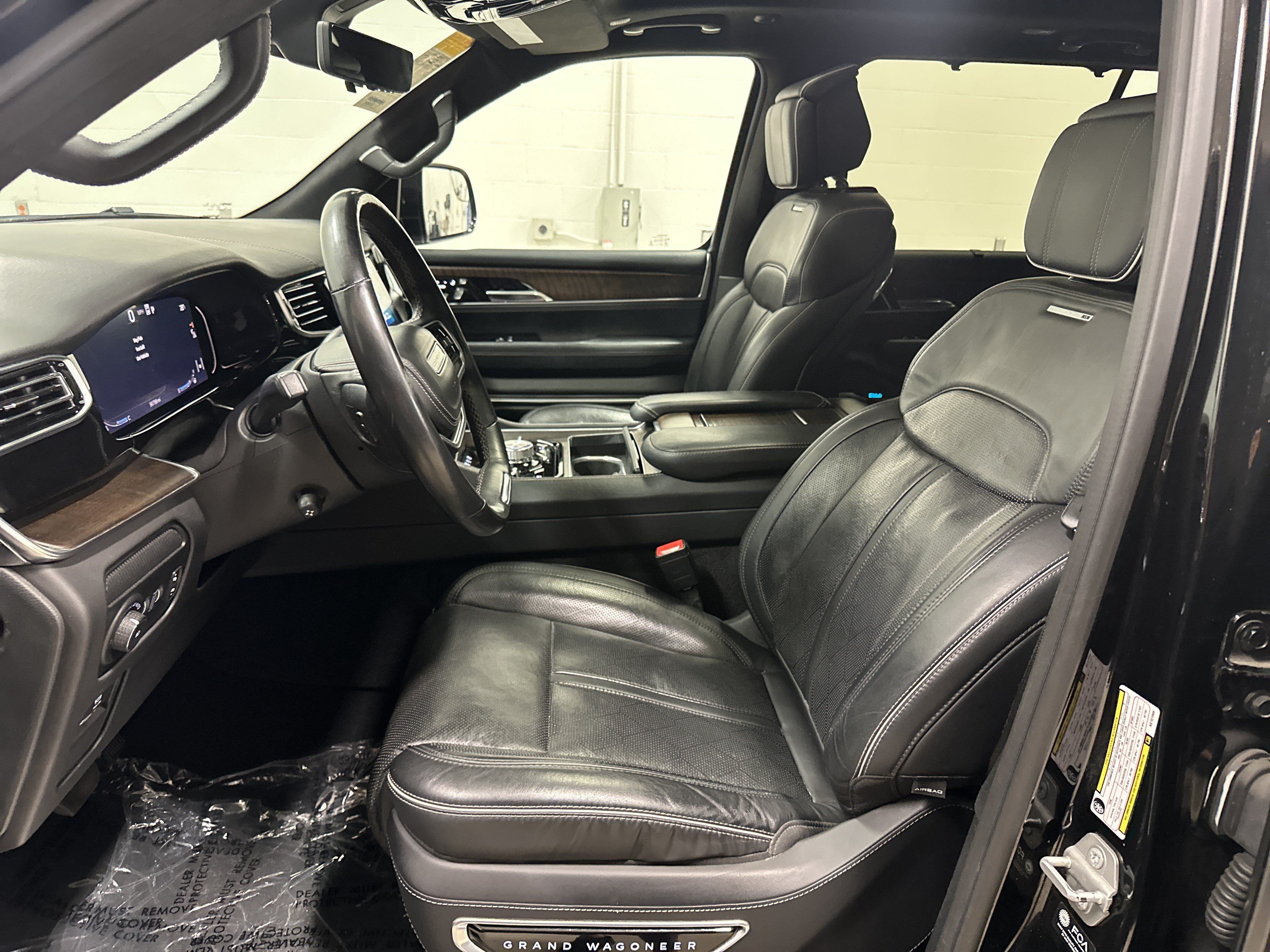 Used 2022 Jeep Grand Wagoneer Series II w/ Convenience Group III AWD/4WD image 16