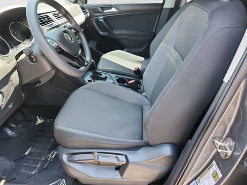 Used 2021 Volkswagen Tiguan S AWD/4WD image 9