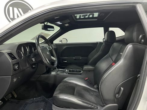 Used 2009 Dodge Challenger SRT8 w/ SRT Option Group II RWD image 11