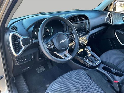 Certified 2025 Kia Soul LX image 13