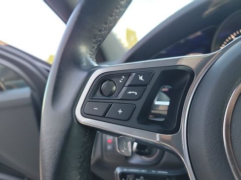 Certified 2023 Porsche Cayenne AWD/4WD image 31