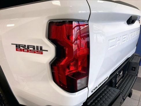 Used 2025 Chevrolet Colorado Trail Boss AWD/4WD image 34