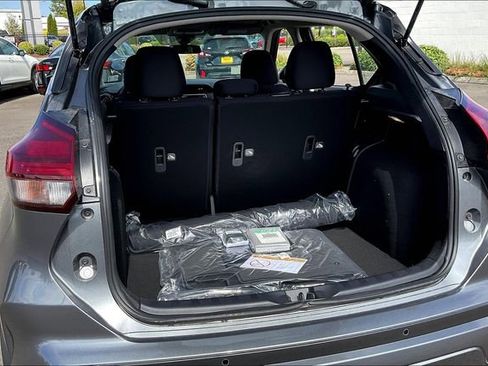 New 2025 Nissan Kicks Play S image 20