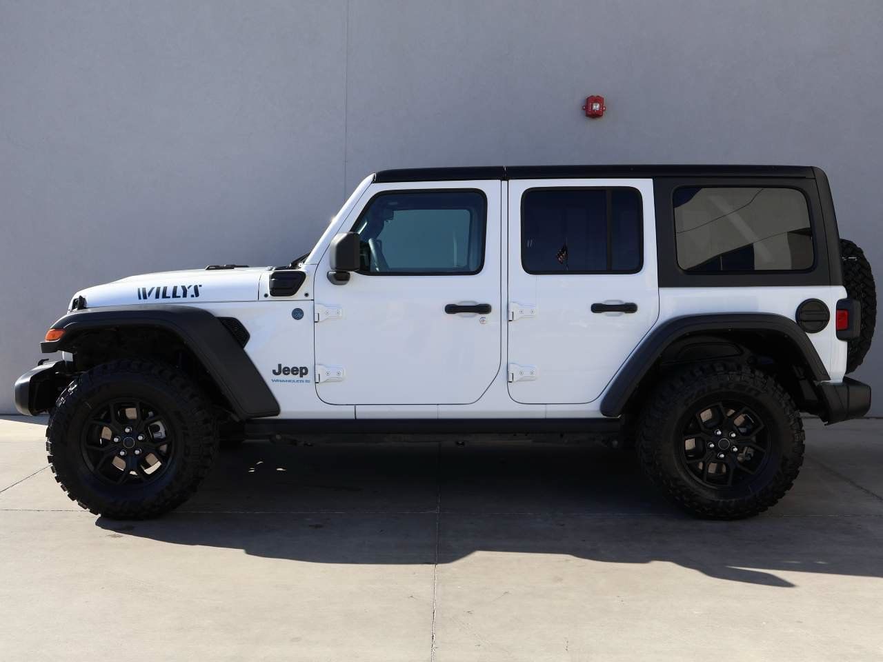 Used 2025 Jeep Wrangler Unlimited Sport S 4xe AWD/4WD image 2