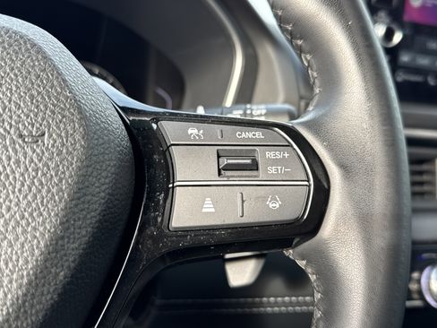 Used 2025 Honda Pilot Touring image 20