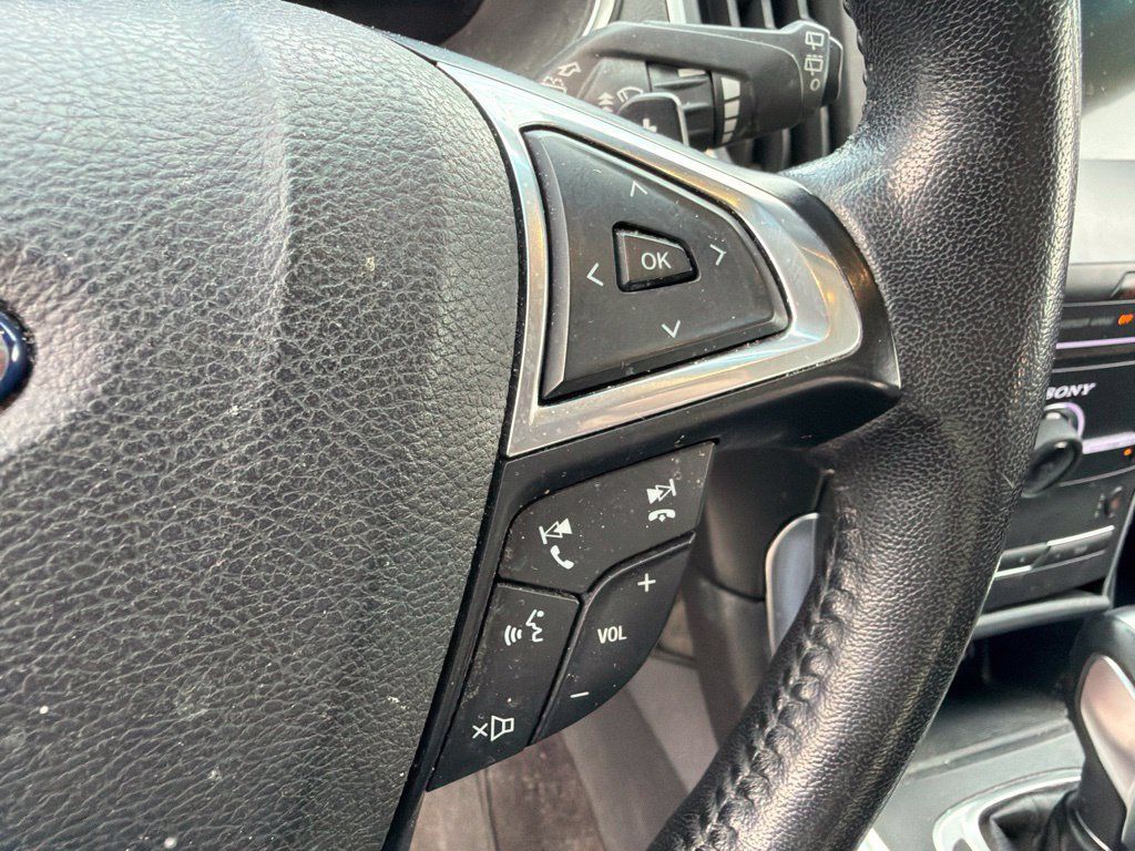 Used 2016 Ford Edge Titanium w/ Technology Package AWD/4WD image 24