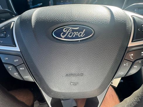 Used 2014 Ford Fusion SE FWD image 19