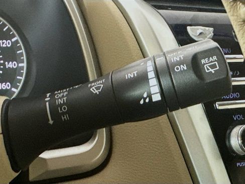 Used 2017 Nissan Murano Platinum w/ Platinum Technology Package FWD image 13